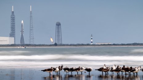 Blue Origin на Джеф Безос търси 10 млрд. долара в първия си кръг от финансиране