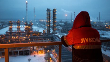 Спреният от Украйна транзит на "Лукойл" е компенсиран от други доставчици