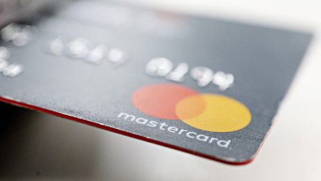 Mastercard обяви глобална акция за събиране и рециклиране на дебитни и кредитни карти