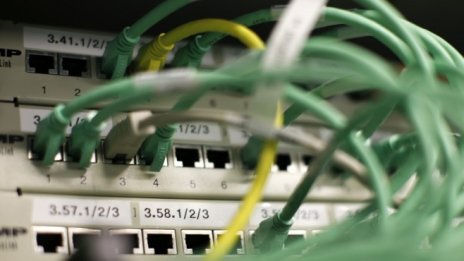 Бунтът на машините: Какви рискове носи изкуственият интелект за икономиката?