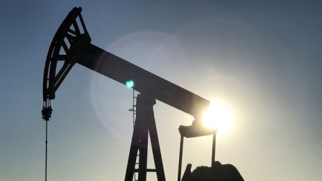 Цените на петрола вървят надолу в условията на затегнат пазар*