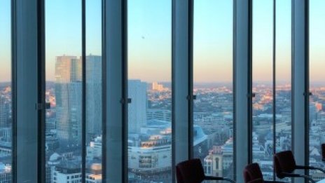 COVID-19 предизвиква корпоративните ръководители да променят офисите