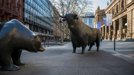 Британският индекс FTSE 100 удари нов рекорд в рамките на търговията