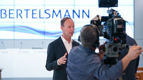 Bertelsmann завишава прогнозата си за печалбата