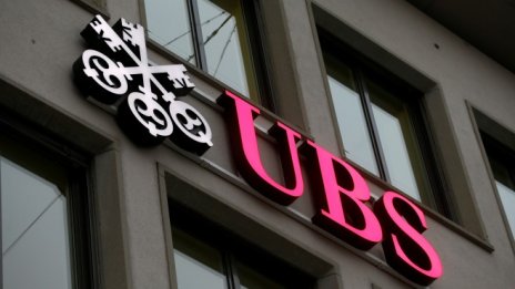 UBS свива бонусите