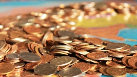 България остава начело в ЕС по дял на населението в риск от бедност