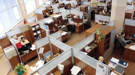 13-та заплата в частния сектор остава в миналото, бизнесът свива допълнителните разходи