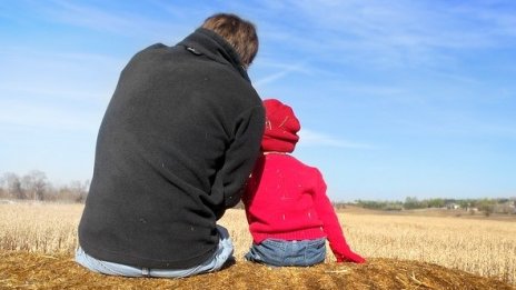 Трябва ли и бащите да бъдат защитени от уволнение?