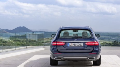 Премиера за комбито Mercedes-Benz E-Class 