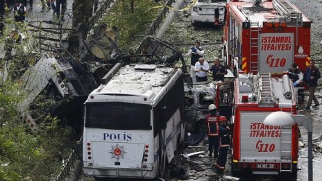 Взривът в центъра на Истанбул взе поне 11 жертви