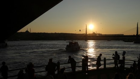 Новата власт в Истанбул променя политиката спрямо бежанците