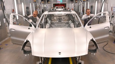 Porsche свива производството си в Лайпциг