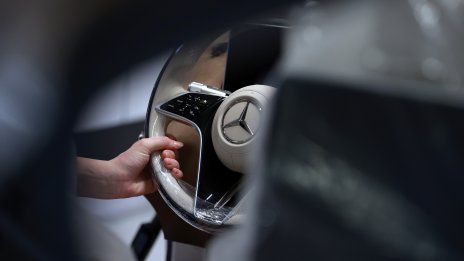 Mercedes разработва автомобил, който да разговаря с потребителите чрез изкуствен интелект