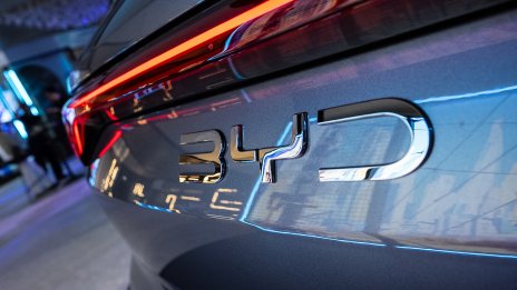 BYD записа първи спад на тримесечната си печалба за последните три години