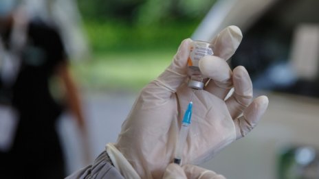 До седмици ЕС дава зелена светлина на четвърта ваксина срещу COVID