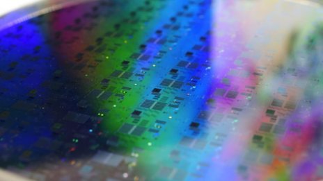 Пазарът на чипове: Смартфоните победиха колите