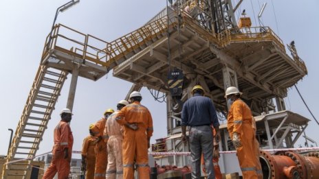 Суровият петрол започва седмицата с повишения*