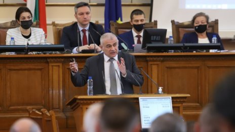 Гьоков: От 2023 г. минималната работна заплата ще стане 800 лв.
