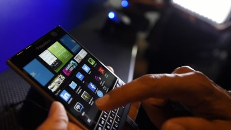 BlackBerry изкушава собственици на iPhone с предложение за размяна и доплащане