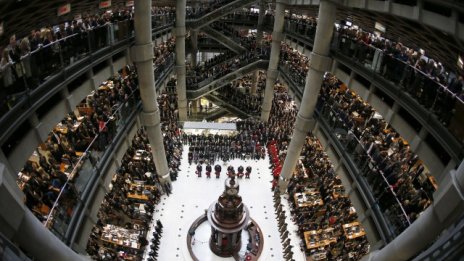 Lloyd's of London отчете 30% спад на печалбата