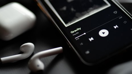 Графика на деня: Стрийминг услугите възраждат музикалната индустрия