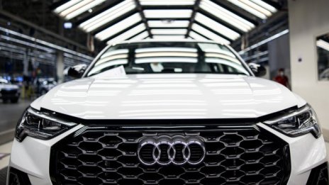 Audi запазва предпазливи перспективи въпреки силното първо полугодие