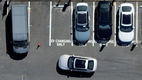 Електромобилните компании изгубиха своя борсов блясък