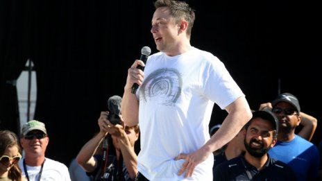 Американският регулатор е започнал проверка на Tesla заради Model 3