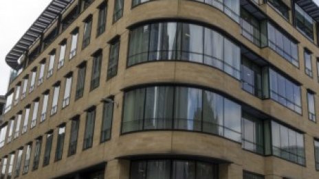 Инвеститорите, които виждат в имотите убежище от инфлацията, може би се лъжат