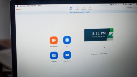 Ерата на домашния офис увеличи трикратно приходите на Zoom