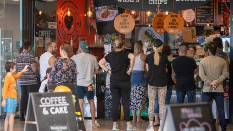 Търговията на дребно в Австралия отчита рекорден ръст през май