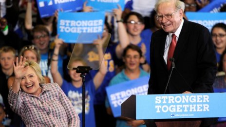 Уорън Бъфет е готов лично да вози избиратели до урните