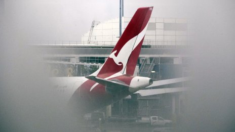 Qantas ще изкупува обратно акции въпреки загубата