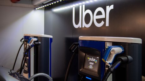 Uber инвестира над 100 млн. долара в изграждане на зарядни станции за автономни коли