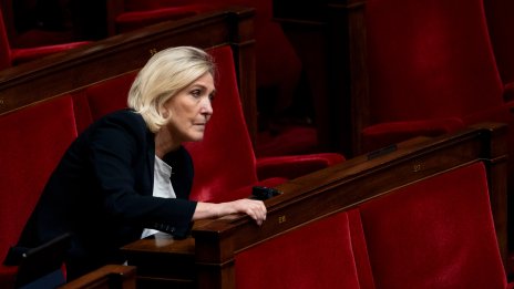 Политическото бъдеще на Марин льо Пен виси на тънък съдебен косъм