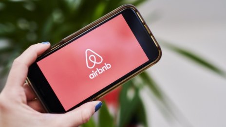 Шефът на Airbnb: Пандемията ще ни накара да видим повече от света, не по-малко
