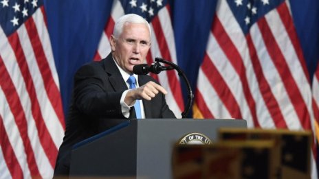 Консервативният жокер на Тръмп - Майк Пенс 