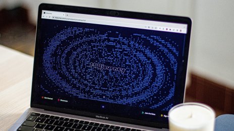 Как AI инструменти могат да повлият на изборите чрез подвеждащи изображения