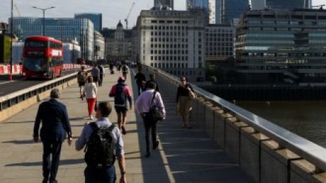 Инвеститорите в имоти в Европа заменят офисите със студентски жилища