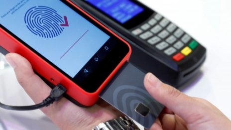 Райфайзен: С 20% се увеличиха плащанията с дигитални портфейли през октомври