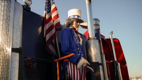 САЩ срещат отпор едновременно в Европа, Азия и Близкия изток