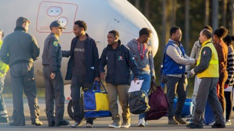 Шведската миграционна служба очаква по-малко търсещи убежище през 2017 г.