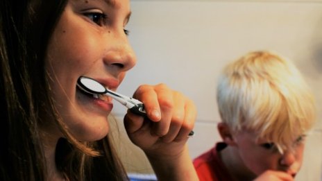 Българи разработват устройство за превенция на кариеси