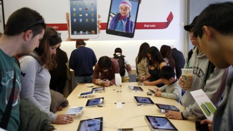 Онлайн търговията на „Черния петък“ мина 1 млрд. долара 