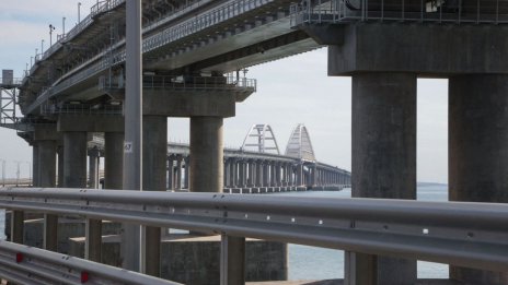 Путин определи атаката срещу Кримския мост като терористична и обеща отговор