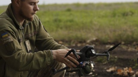 Ще има наказателна отговорност за полети с дронове над летища 