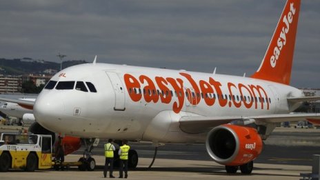 Годишната печалба на easyJet се понижава за пръв път от 2009 г.