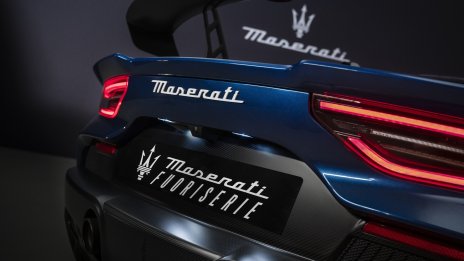 Maserati MC12 и GT2 Stradale Fuoriserie заемат централно място на Villa La Massa Excellence 2026