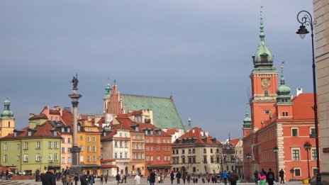 Криза на пазара на труда кара Полша да внася работници от Филипините