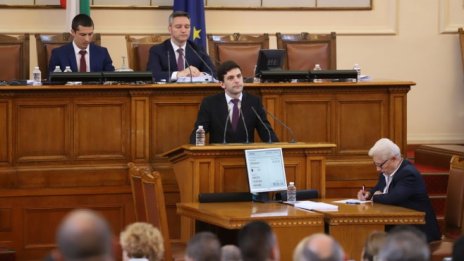 Парламентът освободи Никола Минчев от длъжността председател